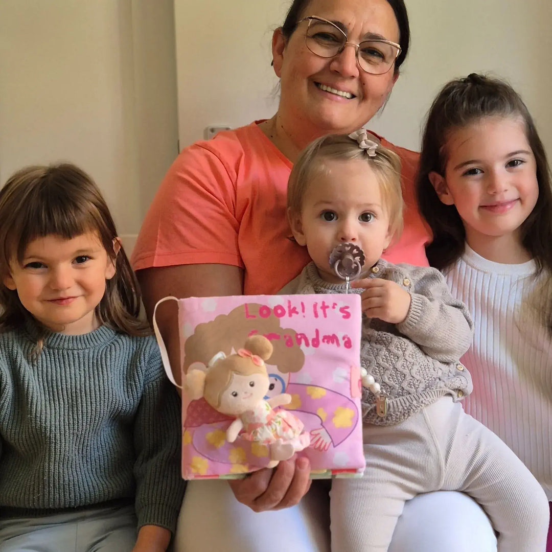 Schau mal! Es ist Oma - Personalisiertes Montessori Softbook